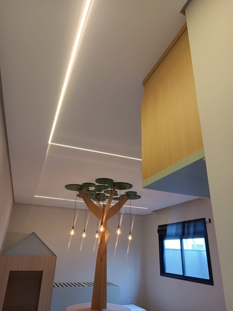 Forro com Corte Linear e Led